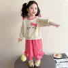 Conjunto de três peças estilo coreano com orelhas de gato tridimensionais para meninas, novo conjunto de moda primavera e outono 2026 para meninas pequenas