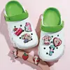 Directamente del fabricante: Charms para Zapatos Croc de Niña Fresa, Clips para Cordones de Material de Resina de PVC, Accesorios para Zapatos de Madera a Medida con Acabado de Alta Gama
