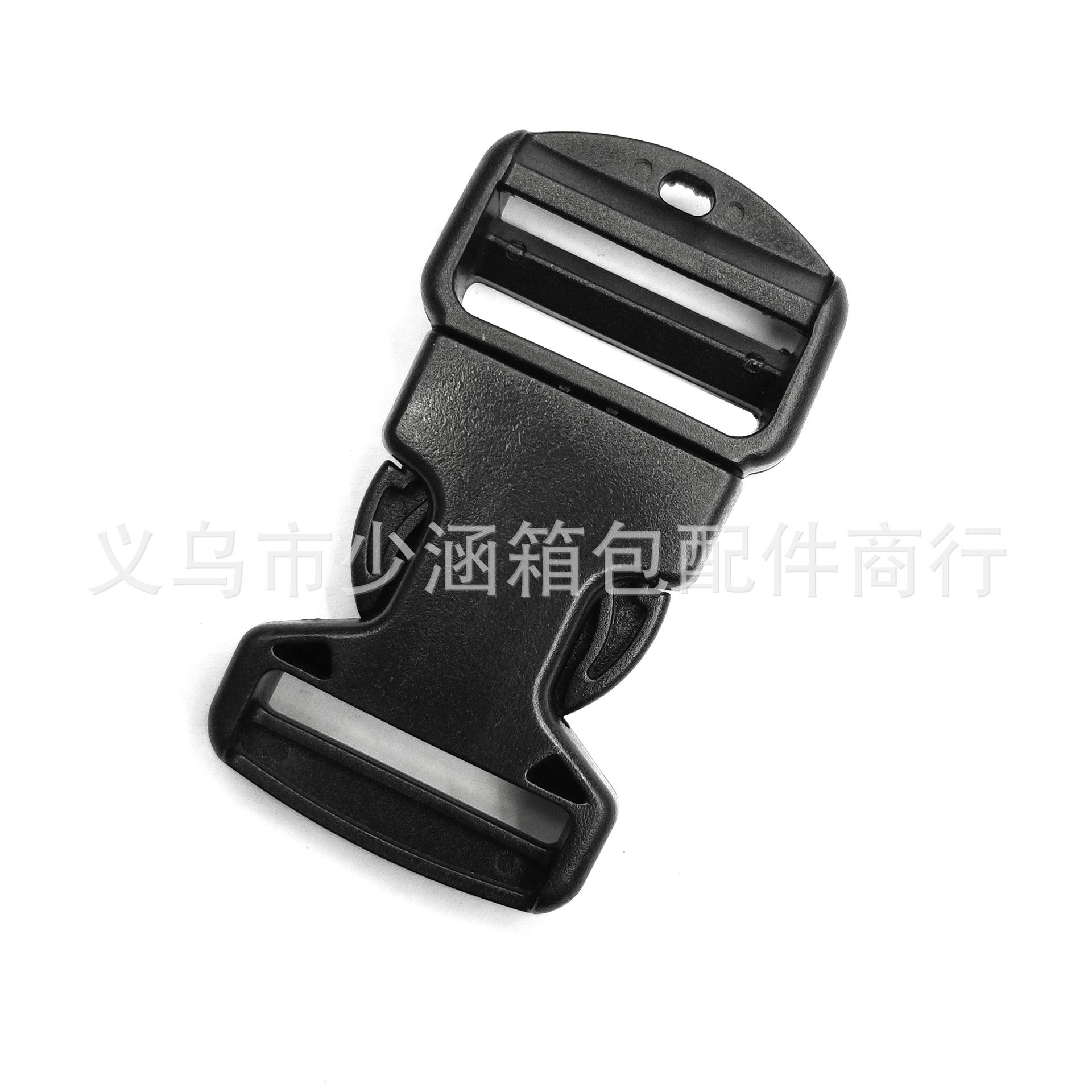 塑料三点背带卡扣