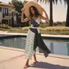 2027 Nuevo Traje de Baño Europeo y Americano Amazon Lunares Franceses Cuello en V Traje de Baño de una Pieza Atuendo de Playa Conservador para Mujeres Transfronterizo
