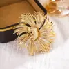 Broche de Flor Geométrica Exagerada Europeu e Americano Venda Quente Transfronteiriça Moda Elegante Alfinete de Terno Luxo Acessível Joias de Alta Qualidade para Mulheres