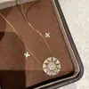 Fresco, tridimensional, versátil, brillante juego de collar de joyería microincrustado con diseño de brújula y cruz, lleno de diamantes