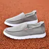 Zapatos de hombre talla grande para pies anchos, zapatillas de hombre cómodas de suela blanda, ligeras, transpirables, versátiles, zapatos de hombre simples y modernos al por mayor