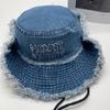 Sombrero de pescador de mezclilla con letras deshilachadas de moda estilo coreano para mujer, protección solar de ala ancha para viajes en primavera y verano, moda