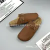 Sapatos Casuais Slip-On de Solado Macio, Novos Sapatos Casuais Femininos Versáteis Estilo Birkenstock 2026, Sandálias Baixas, Chinelos com Padrão de Cortiça