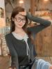 Camisa de manga larga gruesa con cuello bajo y costura de encaje puro de dos piezas falsas para mujer, top pequeño ajustado interior de otoño e invierno