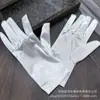 Nuevos Guantes de Novia Cortos de Satén Perlado Estilo Hepburn Francés Guantes Blancos Personalizados Accesorios para Fotos Estilo Princesa