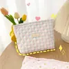 Bolsa de maquillaje acolchada estilo coreano con estampado a cuadros estilo coreano, bolso de mano de tela floral fresca, bolsa de almacenamiento para productos de cuidado de la piel y artículos diversos