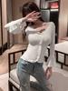 Camiseta Gola V Macia e Cericosa Pure Desire Ombro a Ombro Manga Longa Outono Slim Fit Doce e Picante Sexy Pure Desire Moda de Nicho para Mulheres