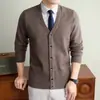 [Em Estoque] Suéter cardigã de gola V, espesso, ultrassuave e antipilling [Também disponível em modelo sem mangas e com costas abertas]