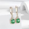 Caliente Ins Transfronterizo Nuevo Esmeralda Micro-incrustado Zircón Todo-combinable Hebilla de Oreja Joyería de Oreja Europea y Americana Aretes para Damas al Mayoreo
