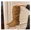 ¡Hace que las piernas se vean súper largas! Botas altas de plataforma con cuña y tacón grueso de encaje retro para otoño, punta fina, caña ancha, tacón alto, hasta la rodilla para mujer
