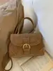 Bolsa de Mão de Camurça Usada para Mulheres, Nova Tendência Outono/Inverno 2025 Moda de Luxo Pequena Quadrada Versátil Bolsa Transversal