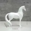Decoração Simples para Casa Figurine de Resina de um Pônei Galopante, Artesanato Geométrico Criativo para Sala de Estar, Estudo ou Escritório