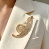 Broche de perla con nota musical de lujo, chapado en oro, lleno de diamantes, pasador aerodinámico, accesorio para camisas, trajes y vestidos, disponible directamente del fabricante