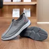 Novos Sapatos Rasos Masculinos de Primavera Confortáveis Sola Macia Antiderrapante Leves Sapatos de Tecido Velho de Pequim Sapatos para Pais de Meia-idade e Idosos