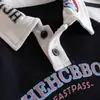Camiseta de manga comprida estilo motociclista americana para meninos, novo modelo 2025, base estilosa e legal com blocos de cor para crianças