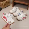 Zapatillas de Malla de Primavera para Niños y Niñas, Zapatos Deportivos Transpirables, Nuevos Zapatos Casuales de Primavera y Otoño 2026, Zapatos Estilo Gump, Zapatos de Entrenamiento Alemanes