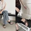 Zapatillas Minimalistas de Estilo Cool Cómodas de Cuña Exterior de Piel de Oveja Verano 2025 Tacón Medio Punta Redonda Sandalias de Tanga de Cuero Genuino para Mujer