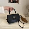 Bolso de Mujer Tipo Bandolera Transfronterizo Estilo Francés 2025 Nuevo de Alta Gama de Un Solo Hombro Cruzado Bolso de Mano Repujado Bolso Cuadrado Pequeño Celebridad de Internet