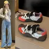 Sapatos casuais esportivos femininos versáteis de nicho respiráveis com sola reta coloridos, tênis de treino alemão, estilo retrô moderno 2026 feio-bonito feminino