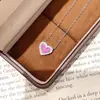 2026 Nuevo Collar Colgante Corazón Rojo Vino Totalmente Diamantado Más Vendido para Mujer, Diseño Exquisito y Versátil