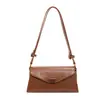 Bolso de mano elegante y atractivo para mujer, un bolso cuadrado pequeño, nueva colección otoño 2026, moderno y a la moda, diseño simple, un bolso de hombro o de axila de nicho