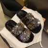 Chinelos de pelúcia da moda para outono e inverno ao ar livre com estampa de leopardo e fogos de artifício, chinelos de uma tira com strass, chinelos de algodão, chinelos peludos para mulheres