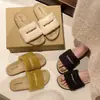 Pantuflas de algodón de lana de cordero con doble hebilla de moda, calzado de exterior otoño/invierno 2026, sandalias de felpa con suela gruesa y puntera abierta, retro y versátiles