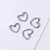 Joyería Transfronteriza Europea y Americana de Acero Inoxidable, Collar Ligero de Lujo con Corazón Hueco para Mujer, Colgante de Diseño Simple, Cadena Versátil para Clavícula