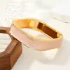 Pulseira Quadrada de Esmalte Estilo Novo Transfronteiriça com Toque de Alto Padrão, Design Aberto, Pulseira de Luxo Leve, Acessório de Pulso Versátil, Atacado do Fabricante