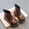 Botas de Couro para Meninas 2025 Inverno Novo Estilo Retrô Forradas com Lã Quentes Botas Martin Botas de Moda Versáteis Casuais para Meninas