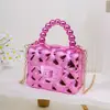 2026 Nova Bolsa de Mão com Corrente de Pérolas em Treliça de Diamante com Superfície de Espelho Metálico Mini Bolsa Quadrada Pequena de Casca Dura Bolsa Transversal com Corrente para Mulheres Atacado