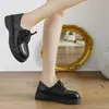 Sapatos Mocassins de Cadarço com Solado Grosso Mais Vendidos Femininos Novo Estilo Outono/Inverno 2026 Sapatos Single Britânicos Versáteis com Saias Sapatos de Couro Forrados com Lã Femininos