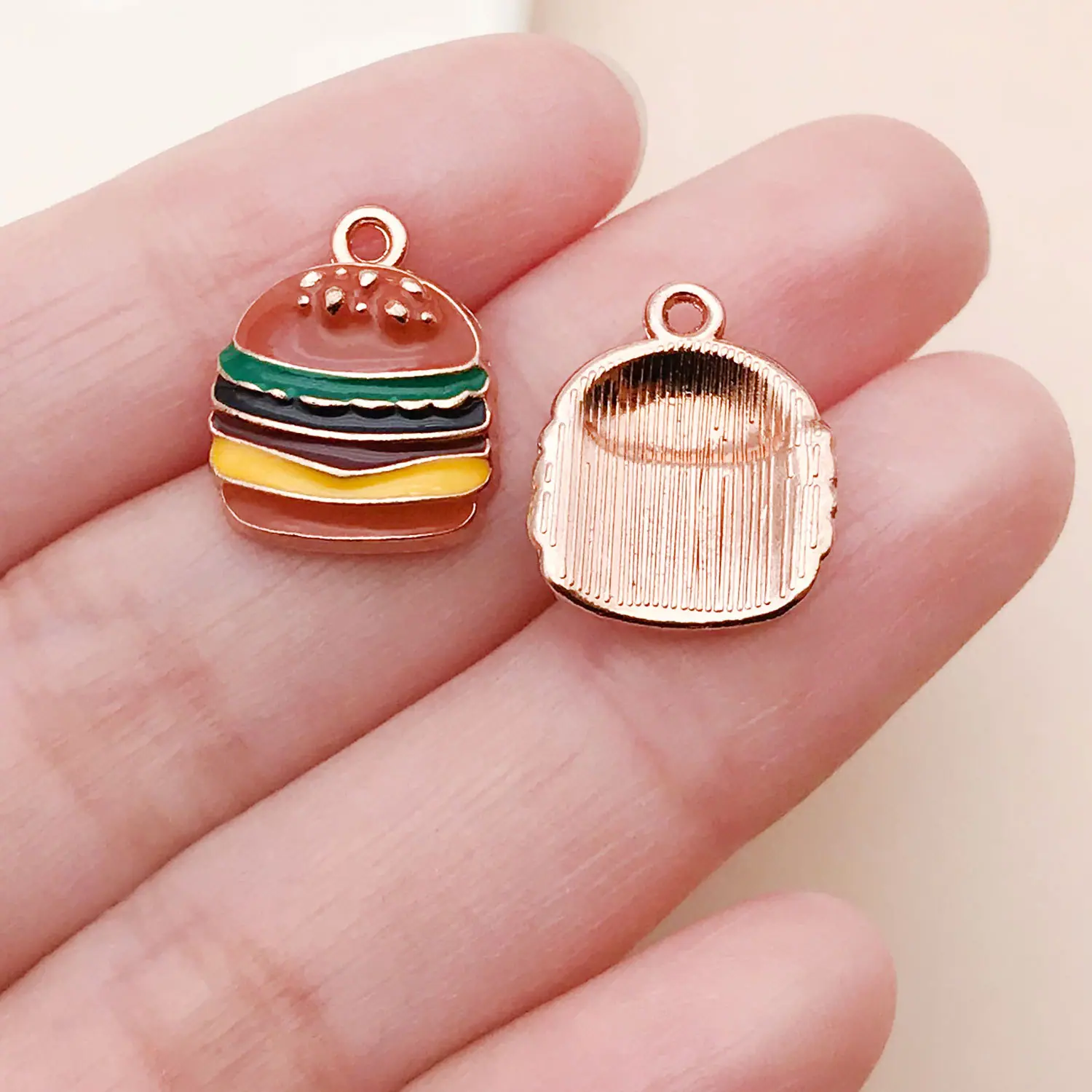 24698-DL-咖啡棕色滴油锌合金汉堡16x13x4mm-