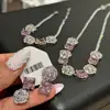 Pendientes y Collar de Florales de Circonita Cúbica Rosa Lujosos y Deslumbrantes, Set de Joyería de Moda con Cadena Versátil y Elegante para la Clavícula