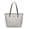 Bolsa Tote de Grande Capacidade, Bolsa com Monograma da Moda, Novo Modelo 2026 Feminino, Bolsa Estampada de Luxo Leve para Mães de Meia-Idade, Bolsa de Ombro