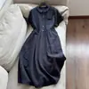 2026 Nuevo Vestido de Lino Color Sólido Cuello de Muñeca que Reduce la Edad con Cintura Ajustable Vestido Largo Venta al por Mayor H12Bq5821