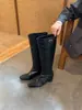 Botas Estilo Nuevo Otoño/Invierno 2026 Punta Cuadrada Aumento Interno de Altura Hebilla de Cinturón Cremallera Trasera Botas Largas Botas Vintage para Mujer