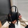 Bolso pequeño de estilo extranjero de alta gama para mujer, nuevo bolso de mensajero combinable de primavera 2025, bolso de bolos portátil con explosión de moda