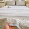 Conjunto de Três Peças de Capa de Cama de Solteiro 100% Algodão Estilo Coreano, Lençol Quiltado de Algodão Puro, Capa de Cama Tatami Antiderrapante, Adequado para Camas de Solteiro e Casal, Uso em Todas as Estações