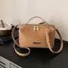 Bolso de Mano de Nicho Nuevo Otoño e Invierno 2025, Bolso Sencillo tipo Lonchera, Bolso de Hombro Cruzado Retro Versátil de Alta Gama para Mujer