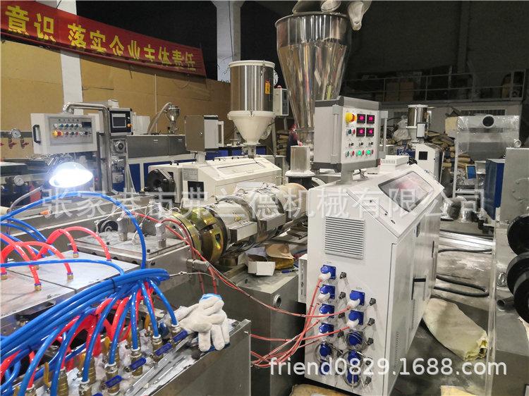 PVC木塑竹木纤维护墙板生产线 (62)