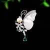 Broche de Mariposa de Nácar Natural Borla de Circonita Colorida Pin de Perla Nuevo Estilo Chino Lujo Ligero Corsage para Abrigo Traje