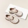 Sapatos Pequenos de Couro para Meninas 2025 Nova Coleção de Primavera Sapatos para Meninas Pequenas Sapatos Individuais de Couro PU Sapatos de Princesa Sola Macia Sandálias para Crianças Médias e Grandes