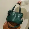 Bolsa feminina 2023 outono nova bolsa estilo coreano bolsa de mãe de meia-idade estilo ocidental bolsa de ombro simples bolsa mensageiro
