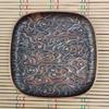 Suministro directo de fábrica cobre antiguo patrón de nube auspiciosa mapa del río Qingming patrón de relieve cuadrado redondo posavasos metálico accesorios para juego de té