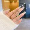 Brincos de Argola Grandes para Mulheres com Design Único e Estilo Elegante, Argolas Pequenas Lisas Estilo Coreano e Europeu/Americano, Novos Acessórios de Orelha Tendência 2024