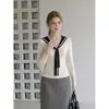 Camiseta de manga larga con cuello de corbata azul marino estilo universitario coreano para mujer, nuevo diseño de otoño ajustado
