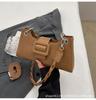 Bolso de Hombro Tipo Sobaco de Lujo Ligero Estilo Francés con Patrón de Piedra para Mujer 2024 Nuevo Bolso Cruzado Nicho de Moda Bolso de Hombro Texturizado para Viajero